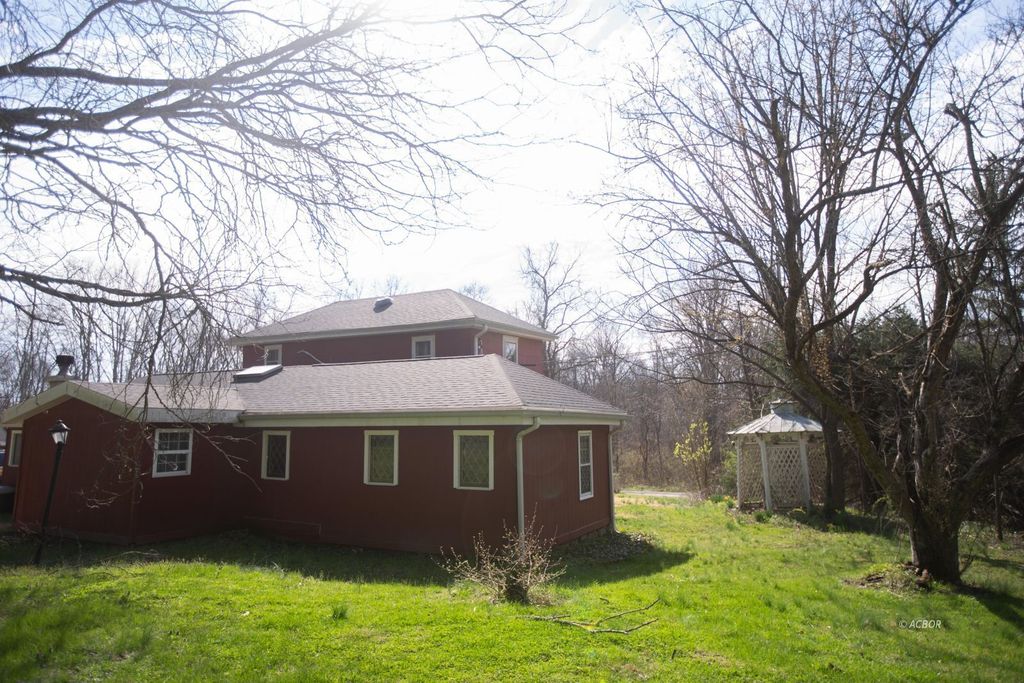 Photo of 5620 Vore Ridge Rd Rd, Athens, OH 45701 (MLS # 2434658)