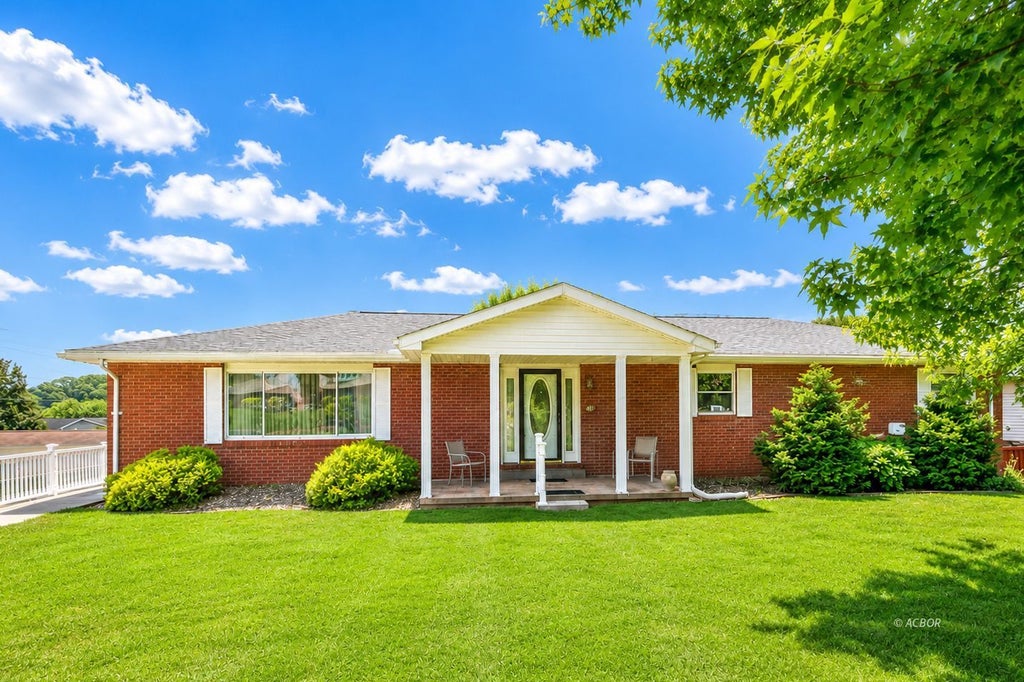 Photo of 511 Debbie Dr, Gallipolis, OH 45631 (MLS # 2435170)