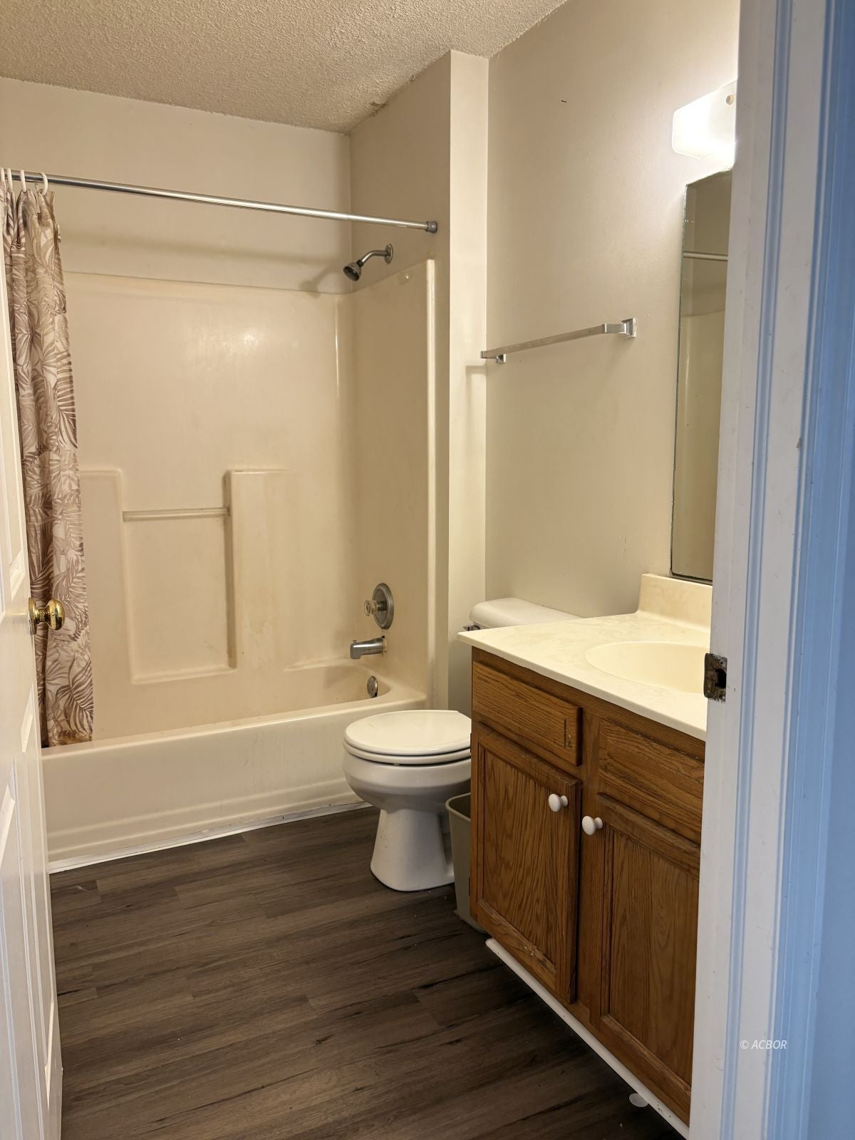 15 S Shafer St 404