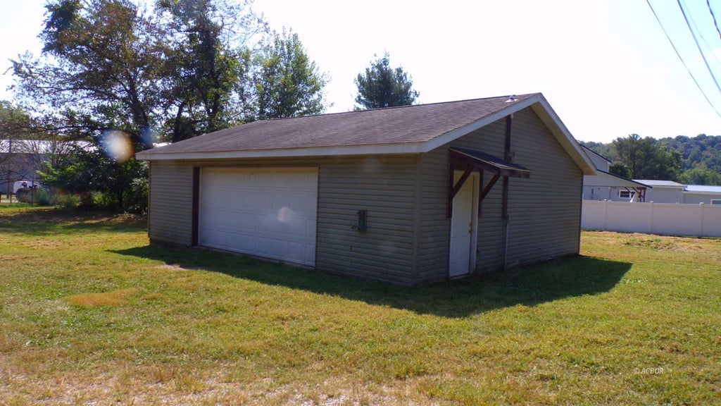 Photo of 5323 Marietta Ave, Buchtel, OH 45716 (MLS # 2435496)