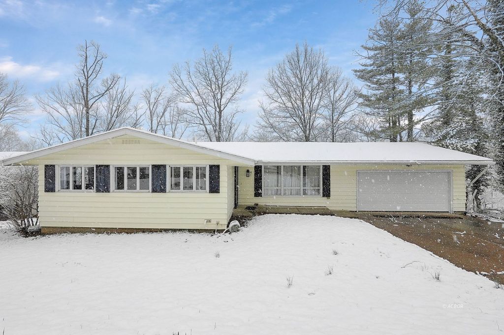 Photo of 41 Briarwood Dr, Athens, OH 45701 (MLS # 2434626)