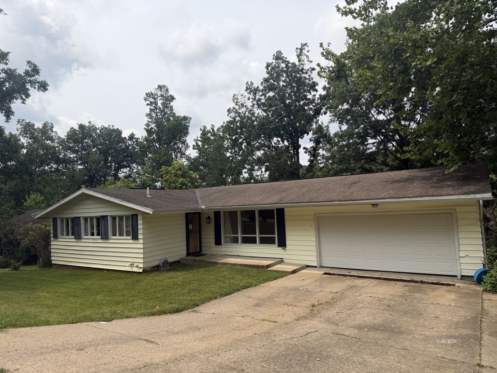 41 Briarwood Dr