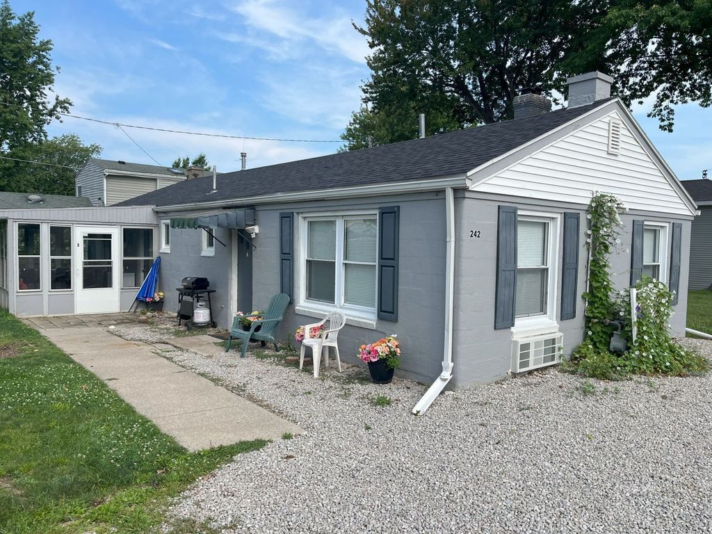Photo of 242 N Worthy Rd, Lakeside Marblehead, OH 43440 (MLS # 2434309)