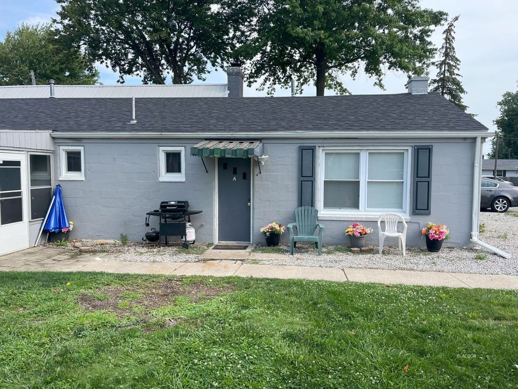 Photo of 242 N Worthy Rd, Lakeside Marblehead, OH 43440 (MLS # 2434309)