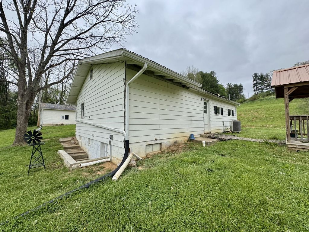 Photo of 470 Mercer Road, Stockport, OH 43787 (MLS # 2434835)