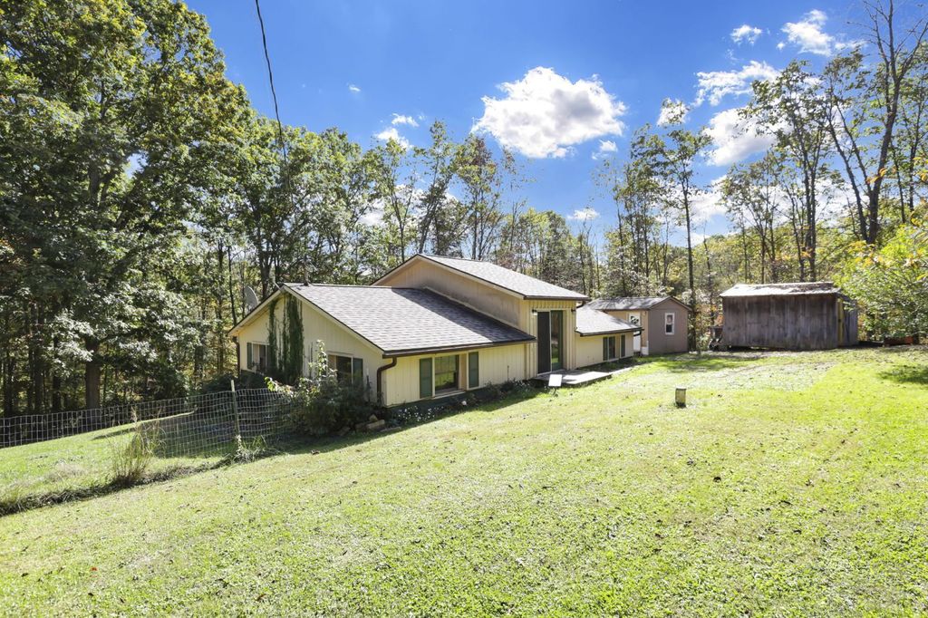 Photo of 852 Wallace Rd, Little Hocking, OH 45742 (MLS # 2434091)