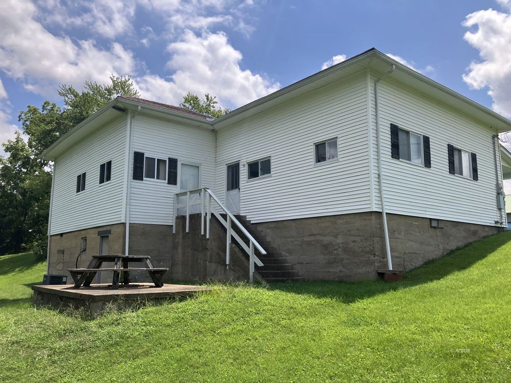 Photo of 32658 Rose Hill Rd, Pomeroy, OH 45769 (MLS # 2434000)