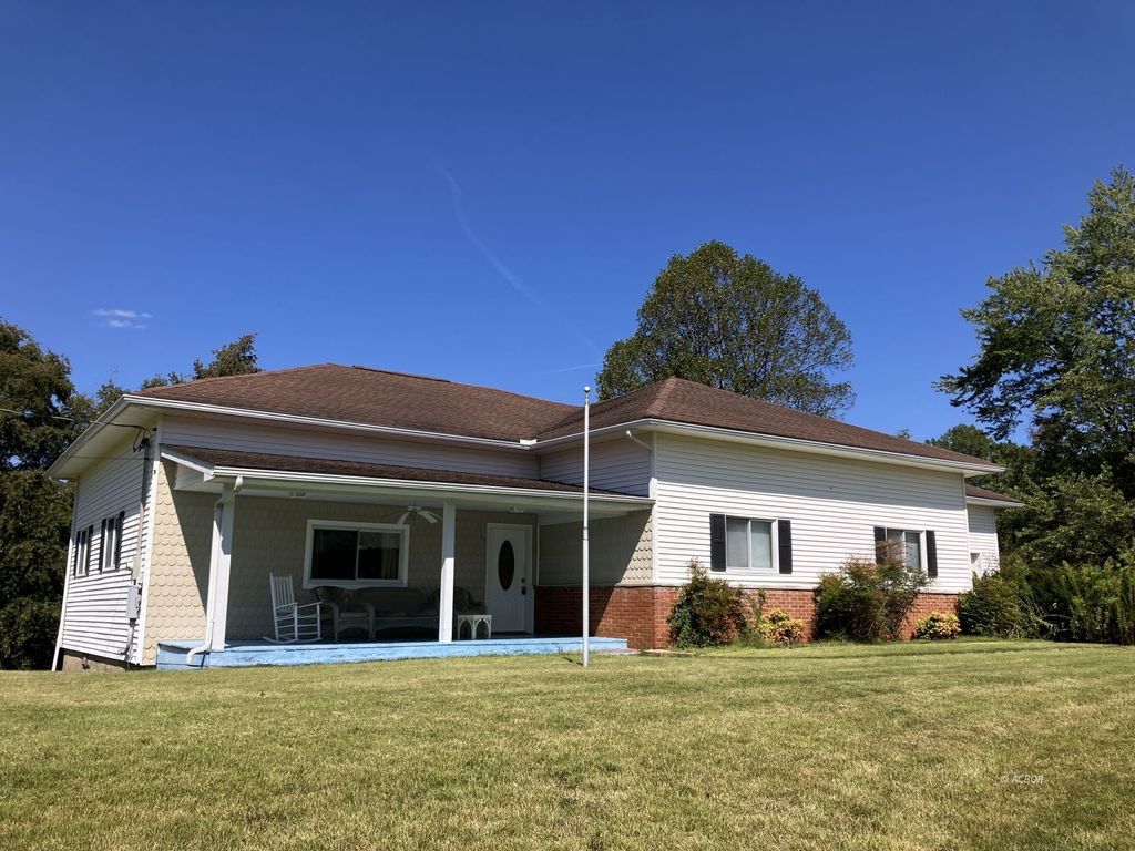 Photo of 32658 Rose Hill Rd, Pomeroy, OH 45769 (MLS # 2434000)