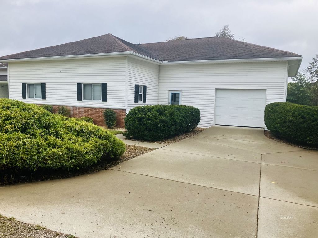 Photo of 32658 Rose Hill Rd, Pomeroy, OH 45769 (MLS # 2434000)
