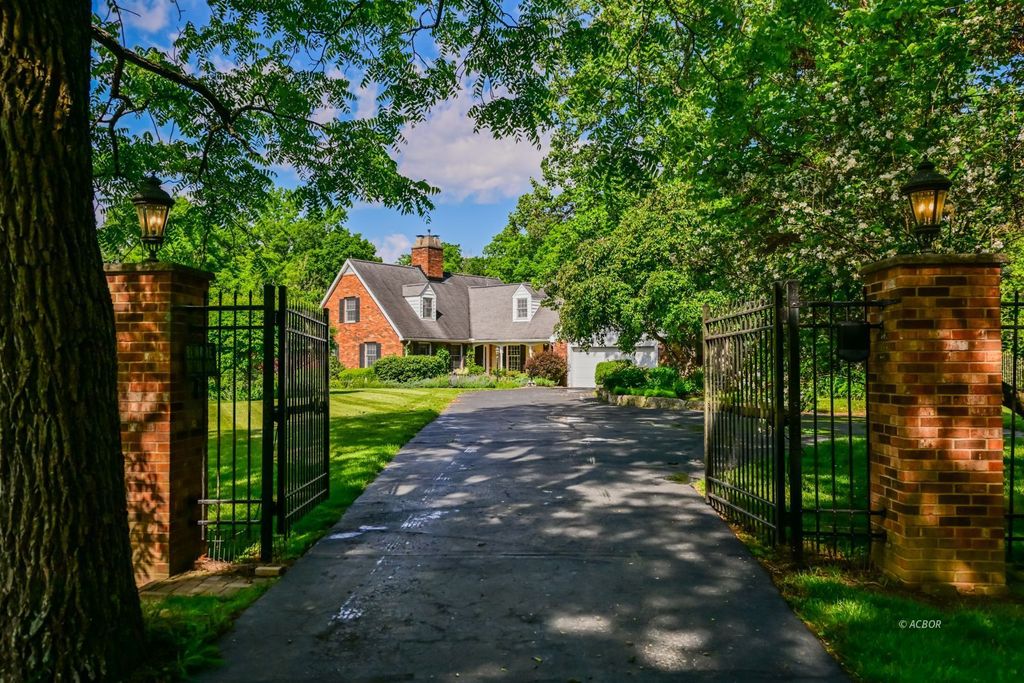 Photo of 130 Longview Hts Rd, Athens, OH 45701 (MLS # 2434084)