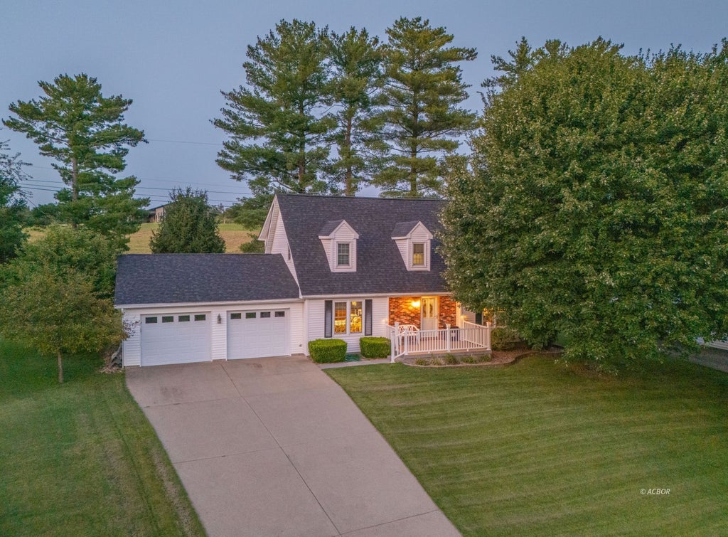 Photo of 258 Oak Dr, Gallipolis, OH 45631 (MLS # 2435499)