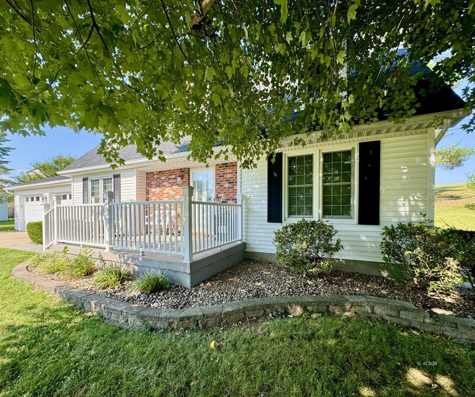 258 Oak Dr