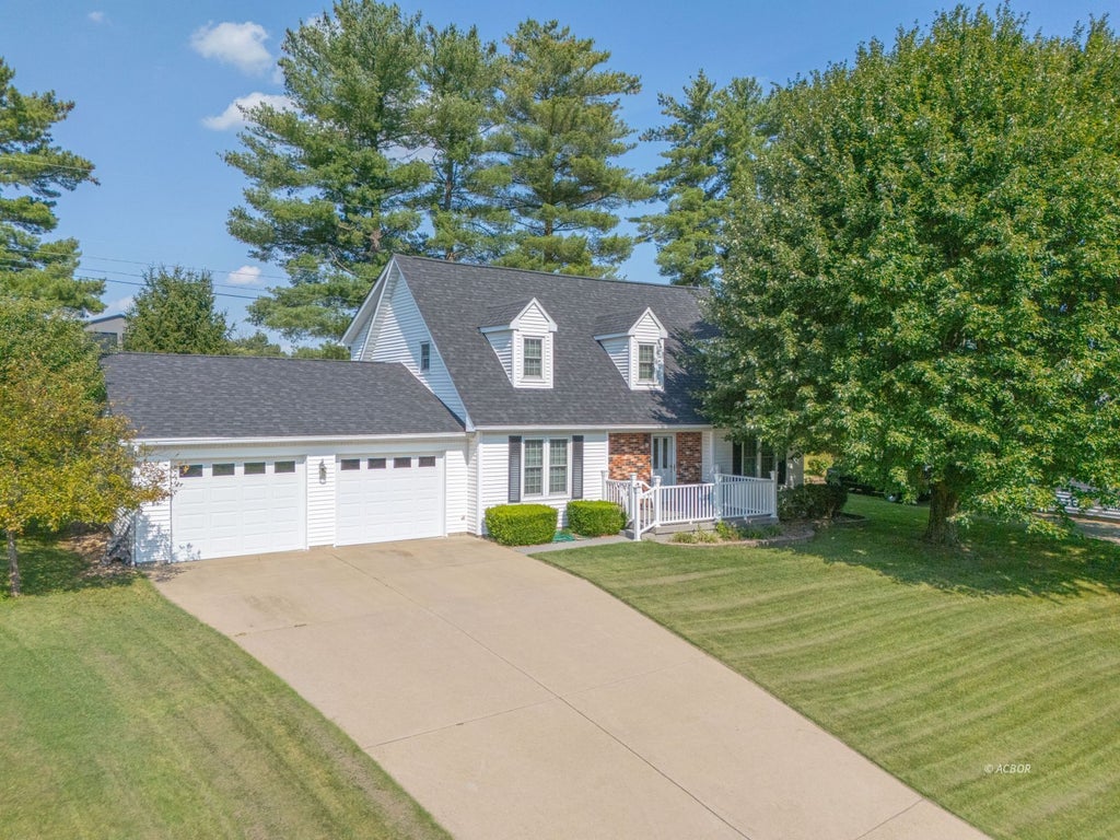 Photo of 258 Oak Dr, Gallipolis, OH 45631 (MLS # 2435499)