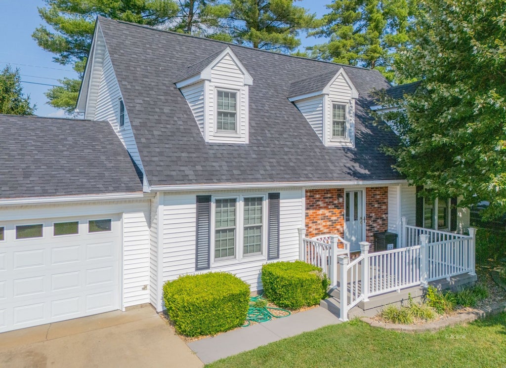 Photo of 258 Oak Dr, Gallipolis, OH 45631 (MLS # 2435499)