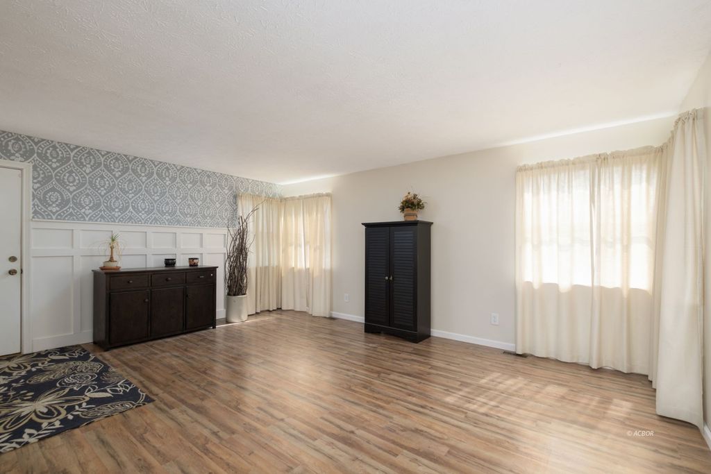 Photo of 13080 State Route 7, Gallipolis, OH 45631 (MLS # 2433787)