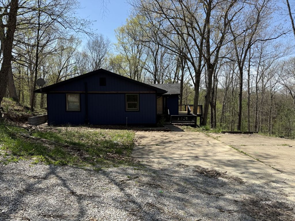 Photo of 65 High Point Dr, Marietta, OH 45750 (MLS # 2433891)