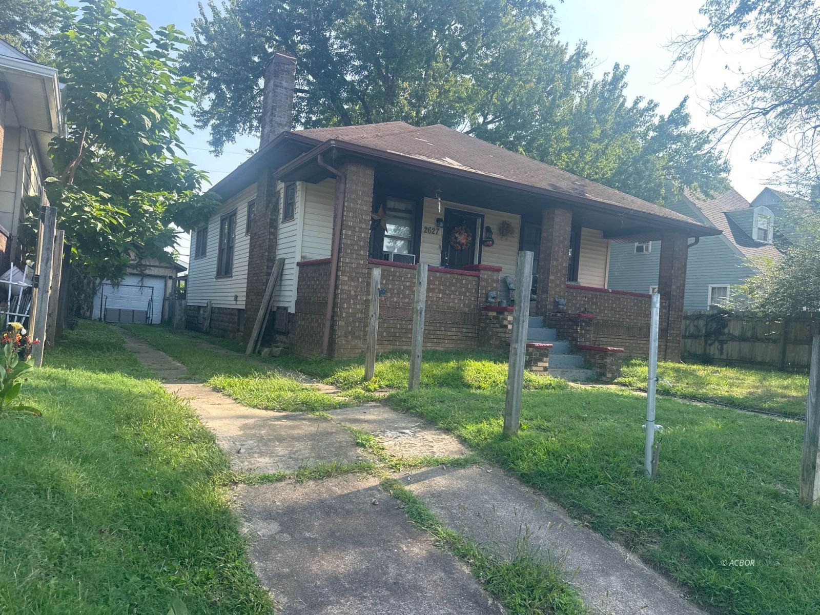 2627 S 4th St