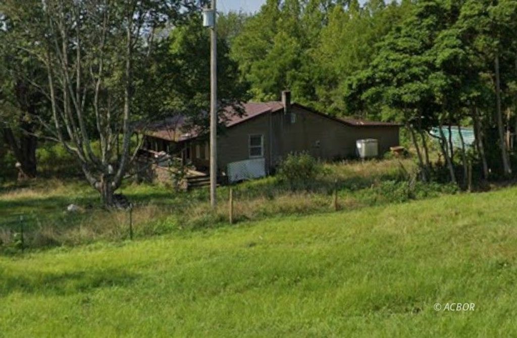 Photo of 1029 Keystone Rd, Vinton, OH 45686 (MLS # 2434829)