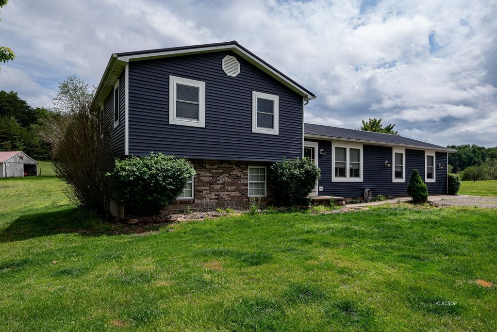 Photo of 30552 SR 325, Vinton, OH 45686 (MLS # 2434967)