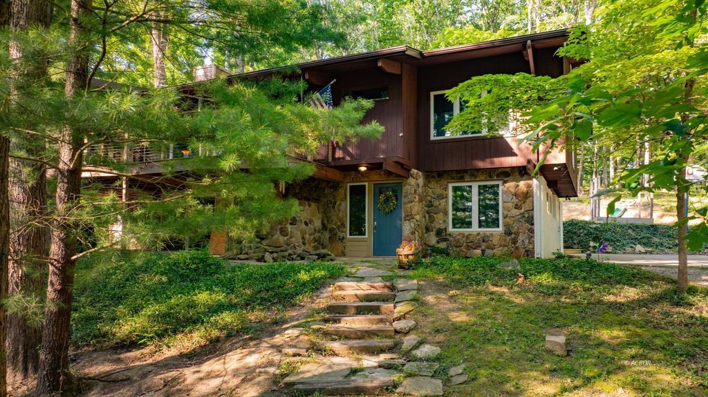 Photo of 7265 Beechwood Dr, Athens, OH 45701 (MLS # 2433627)