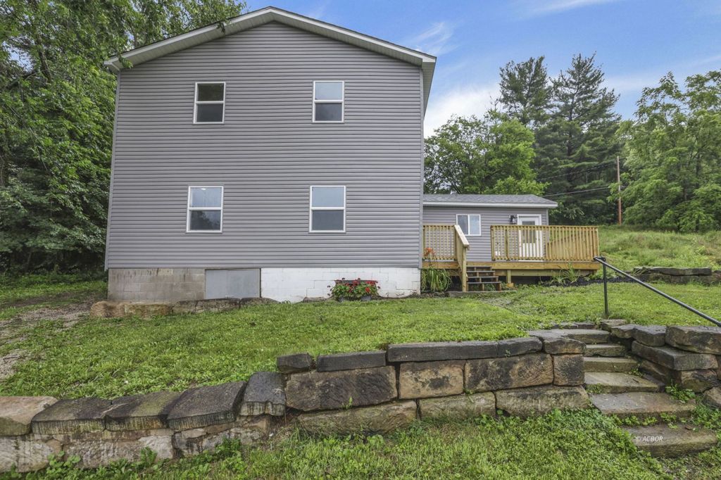 Photo of 218 W Franklin St, Nelsonville, OH 45764 (MLS # 2433903)