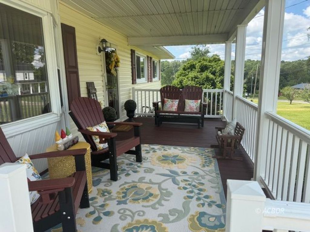 Photo of 1040 W Broadway St St, Wellston, OH 45692 (MLS # 2433812)