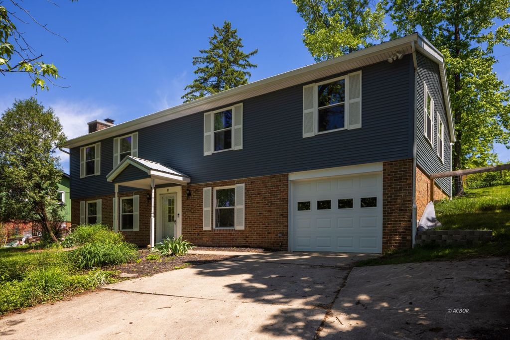 Photo of 49 Canterbury Dr, Athens, OH 45701 (MLS # 2434922)