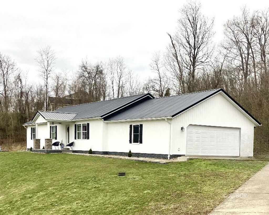 Photo of 34179 Laurel Woods Rd, Pomeroy, OH 45769 (MLS # 2434463)