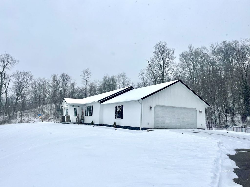 Photo of 34179 Laurel Woods Rd, Pomeroy, OH 45769 (MLS # 2434463)