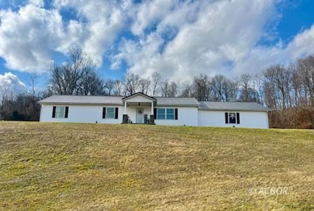 Photo of 34179 Laurel Woods Rd, Pomeroy, OH 45769 (MLS # 2434463)