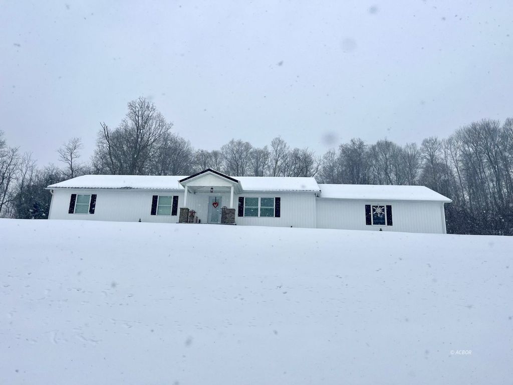 Photo of 34179 Laurel Woods Rd, Pomeroy, OH 45769 (MLS # 2434463)