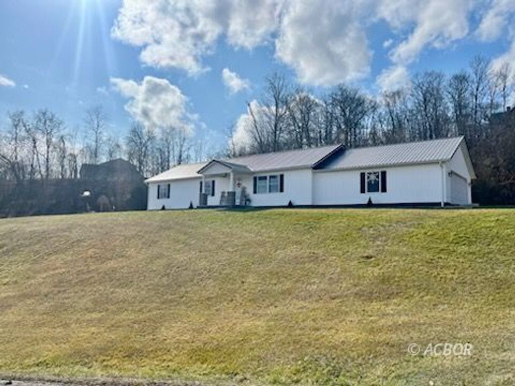 Photo of 34179 Laurel Woods Rd, Pomeroy, OH 45769 (MLS # 2434463)