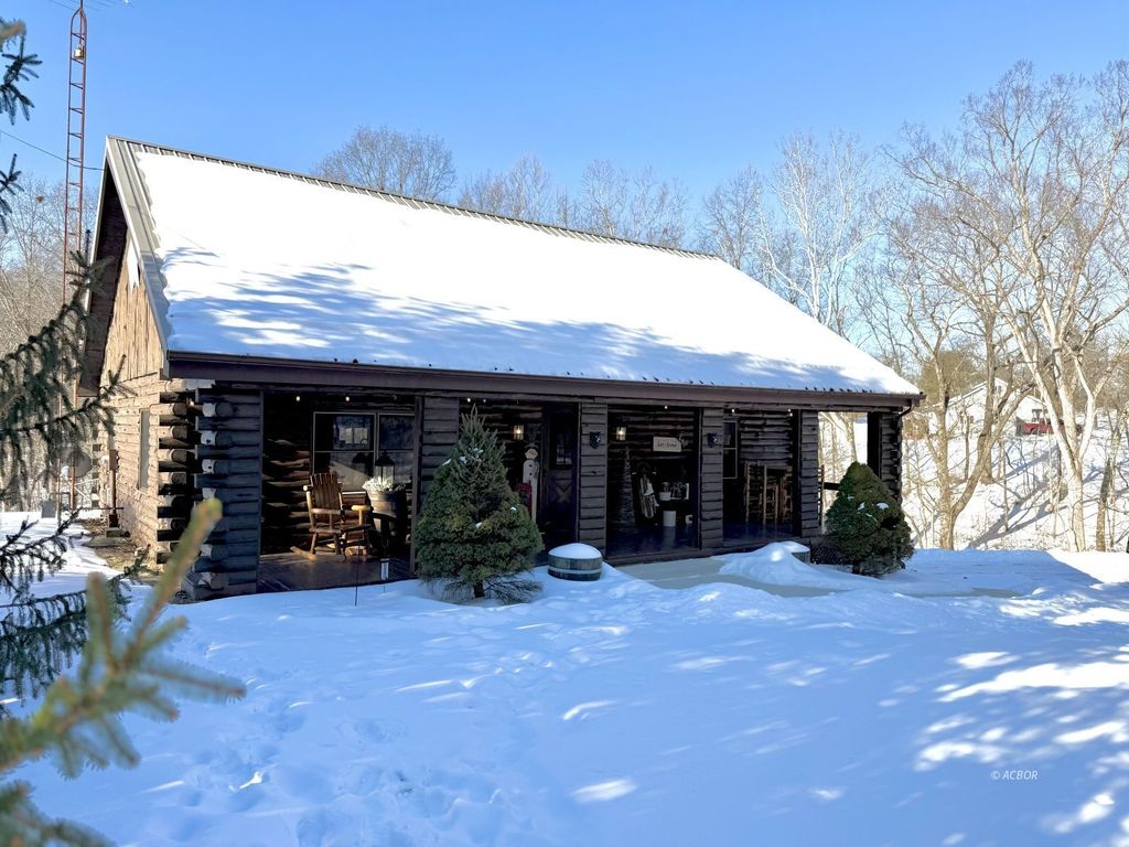 Photo of 11807 Red Rock Rd, Glouster, OH 45732 (MLS # 2434481)