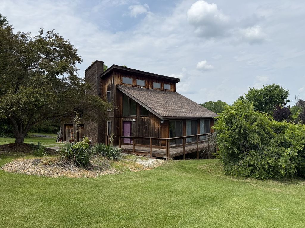 Photo of 240 Country Lane Ln, Gallipolis, OH 45631 (MLS # 2433615)