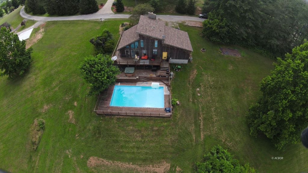 Photo of 240 Country Lane Ln, Gallipolis, OH 45631 (MLS # 2433615)