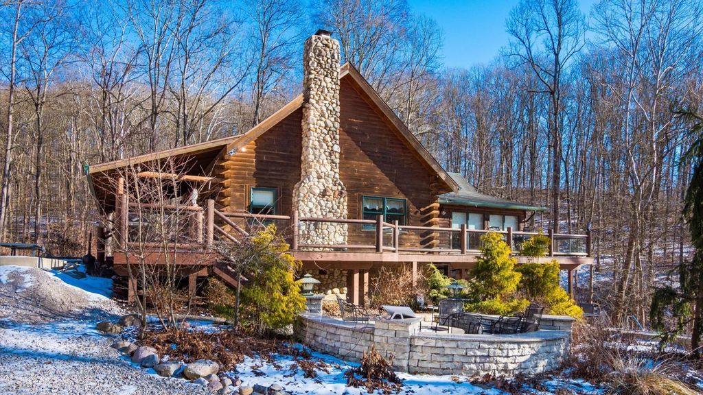 Photo of 17250 Campbell Rd, Nelsonville, OH 45764 (MLS # 2434435)