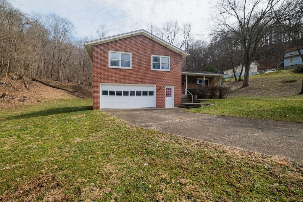 Photo of 213 Mulberry Avenue Ave, Pomeroy, OH 45769 (MLS # 2432968)