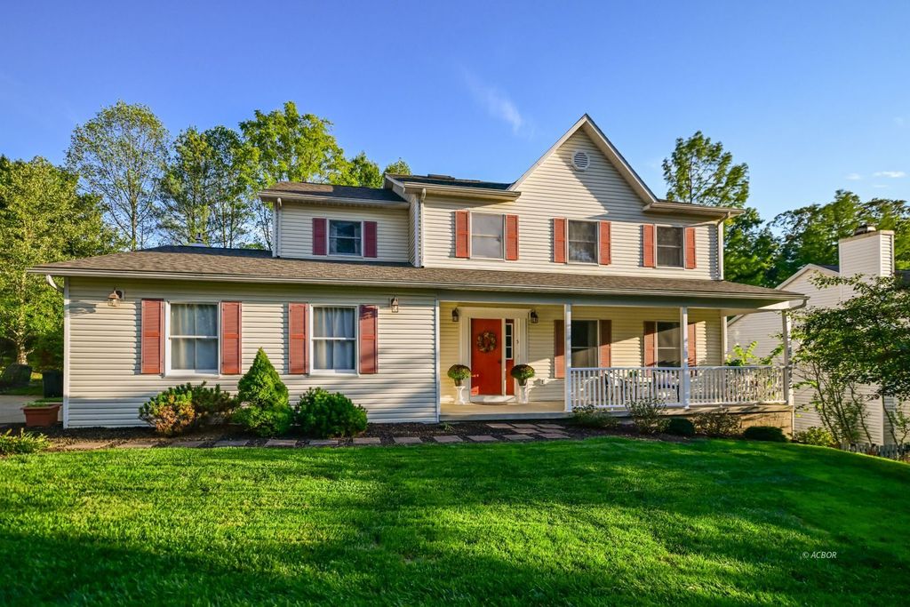 Photo of 5 Applegate Dr, Athens, OH 45701 (MLS # 2434042)