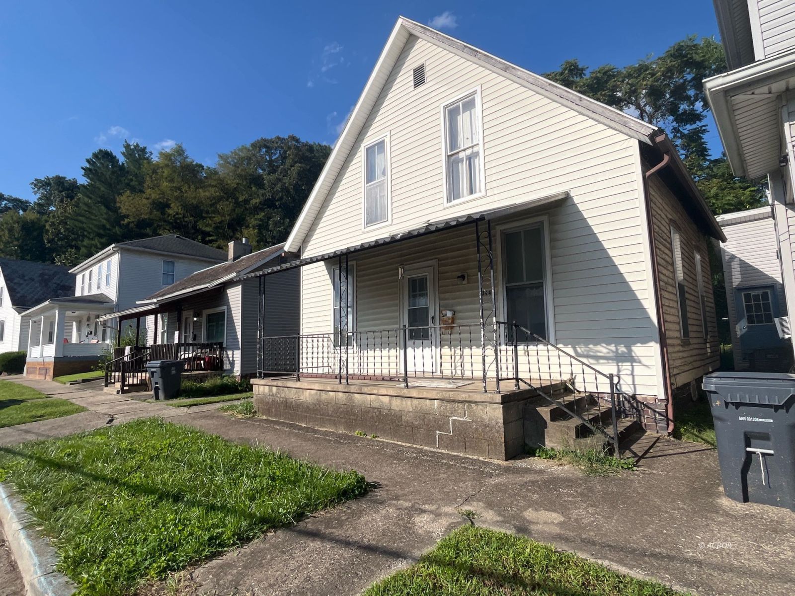 344 Poplar St