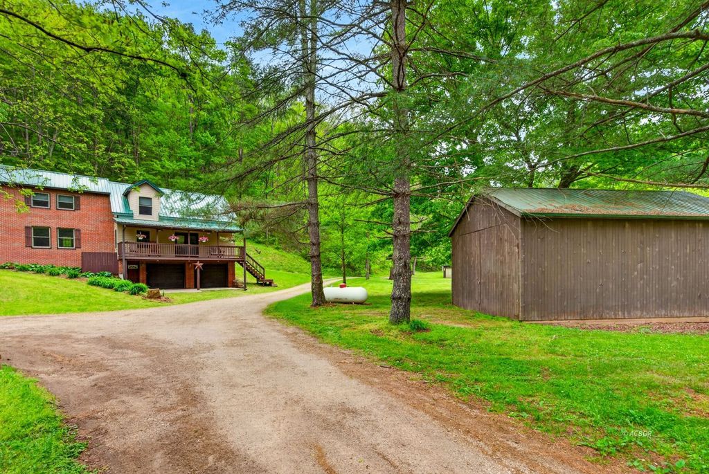 Photo of 768 Woodruff Rd, Ray, OH 45672 (MLS # 2434918)