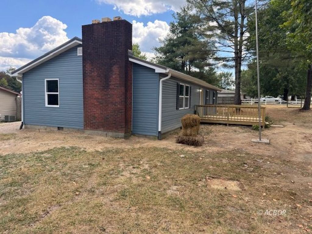 Photo of 626 Engle Dr, Mcarthur, OH 45651 (MLS # 2433951)