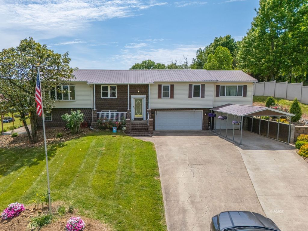 Photo of 109 Chapel Dr, Gallipolis, OH 45631 (MLS # 2434945)