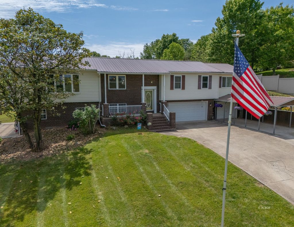 Photo of 109 Chapel Dr, Gallipolis, OH 45631 (MLS # 2434945)
