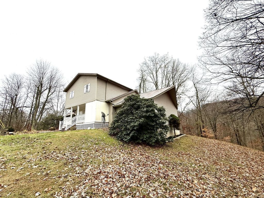 Photo of 41982 Kingsbury Rd, Pomeroy, OH 45769 (MLS # 2434409)