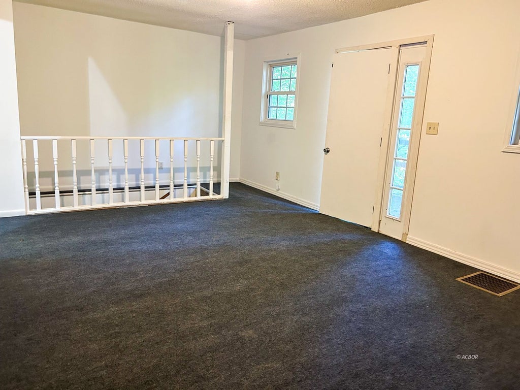Photo of 25 Koker Ln, Nelsonville, OH 45764 (MLS # 2435193)