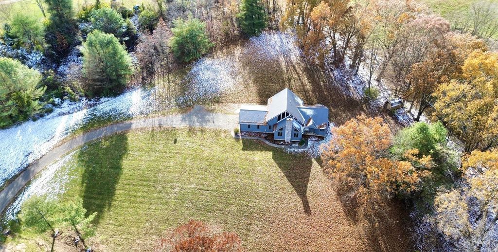 Photo of 3055 Glenfinnan Dr, Albany, OH 45710 (MLS # 2434249)