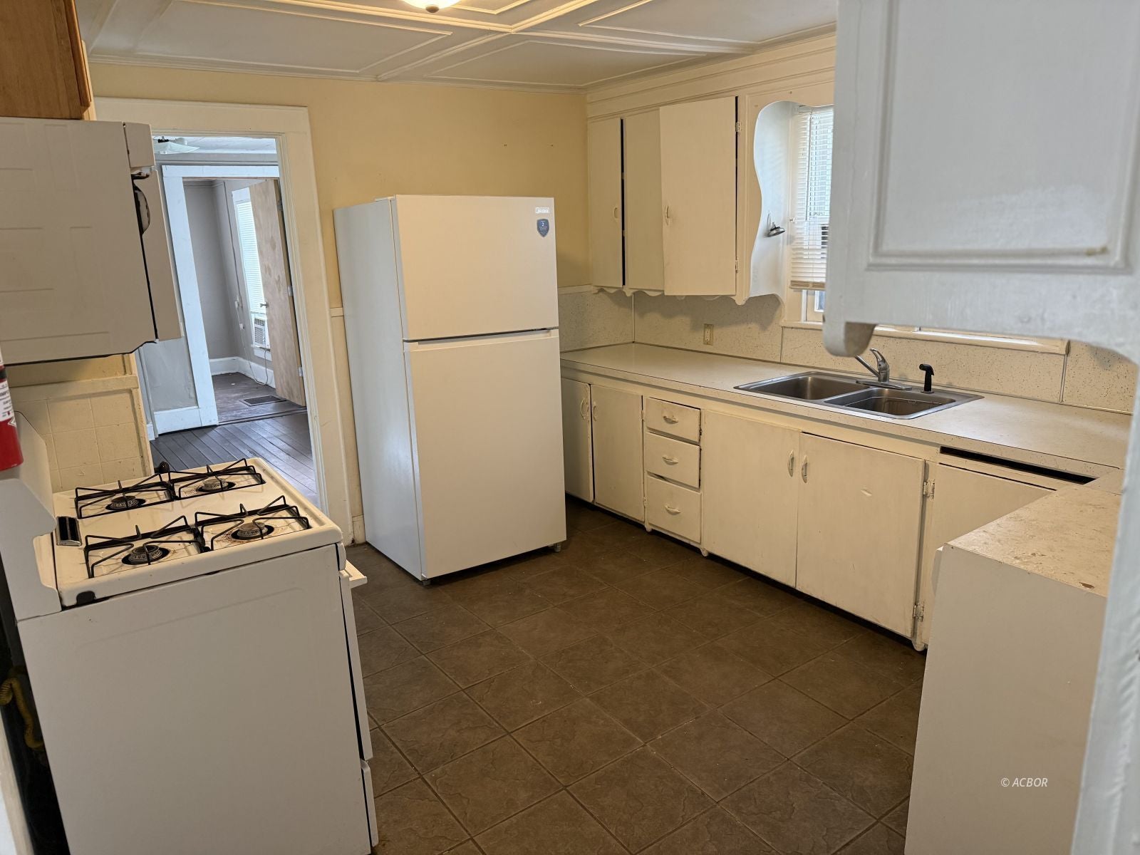 33,43,45 N Lancaster St