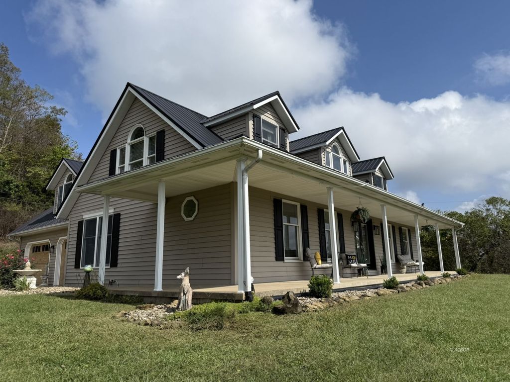 Photo of 41601 Fox Hill Rd, Pomeroy, OH 45769 (MLS # 2434027)