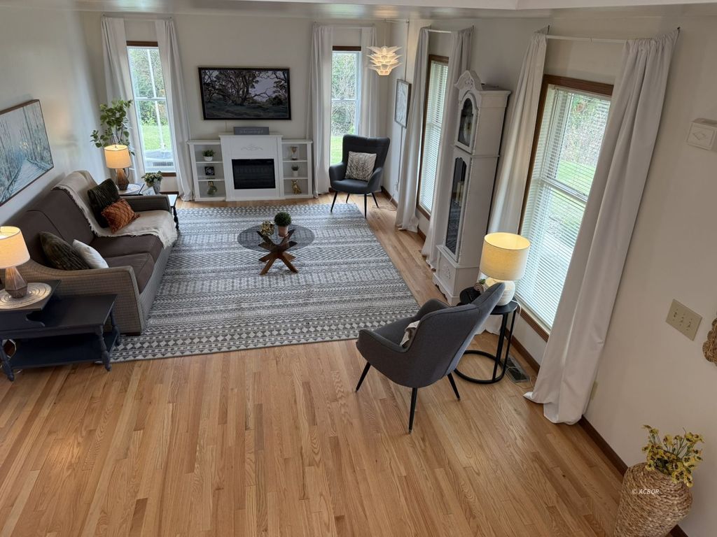 Photo of 41601 Fox Hill Rd, Pomeroy, OH 45769 (MLS # 2434027)