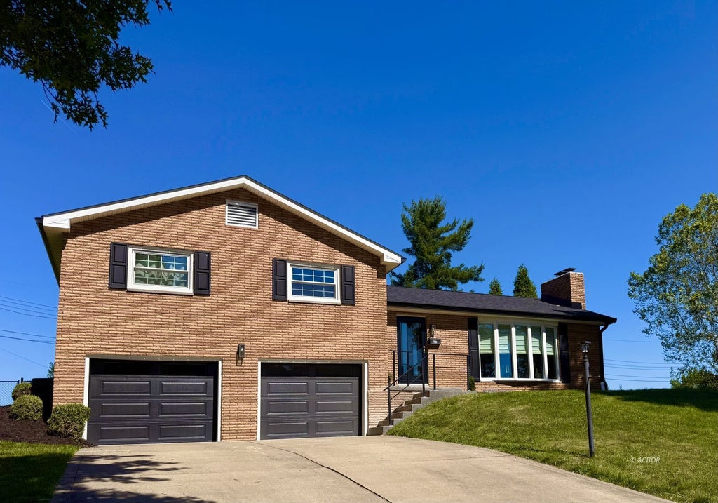 Photo of 788 Glenwood Dr, Logan, OH 43130 (MLS # 2435028)